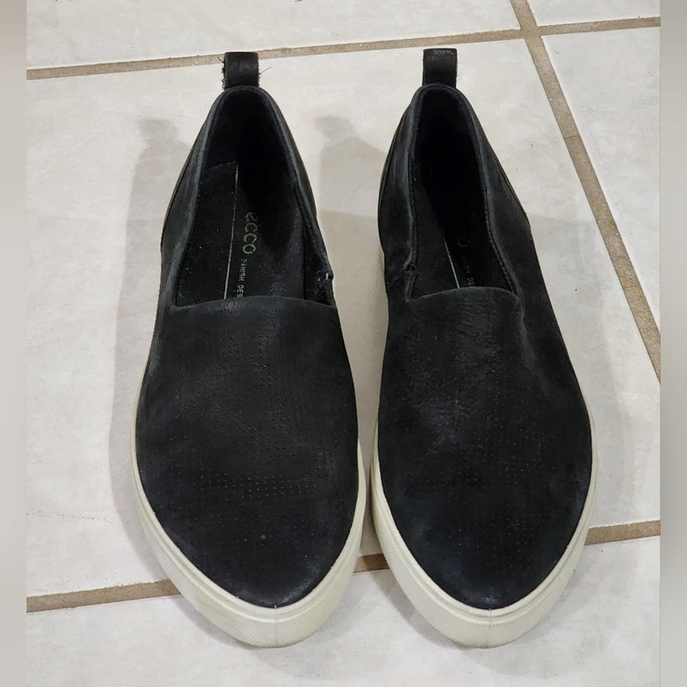 Ecco Women's black suede Gillian slip on comfy sneakers size 7